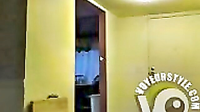 chick, body, tight - naked pizza delivery girl