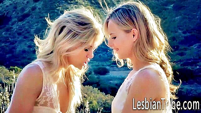 Jillian Janson, Scarlet Red - lesbian love nature call Lesbiantribe