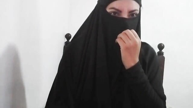 MuslimWifeyX - arab wifey shows off her hot body and masturbates Muslimwifeyx