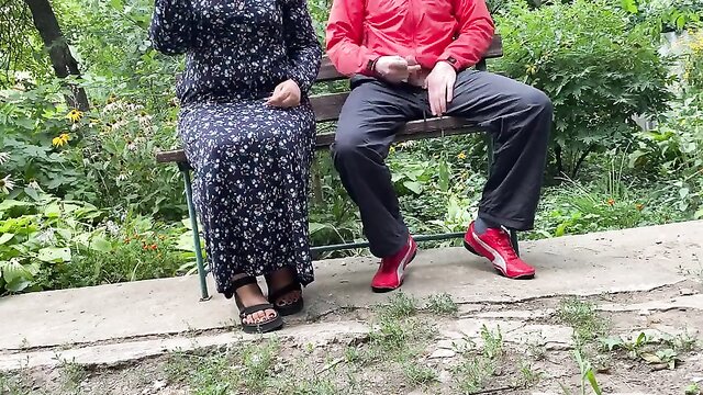 amateur homemade, amateur cuckold, amateur bbw - cuckold wife outdoor cumshot