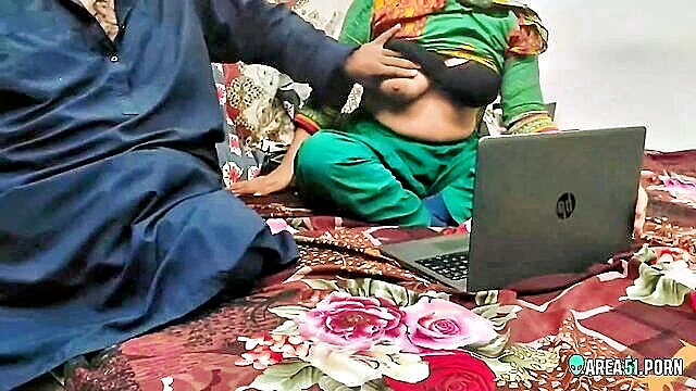 Pakistani whores - pakistani pussy fucked after watching porn