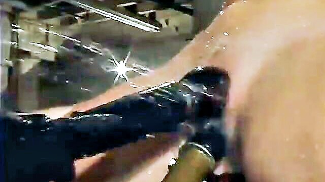 Isabella Soprano - lesbian vibrator squirt Water Bondage