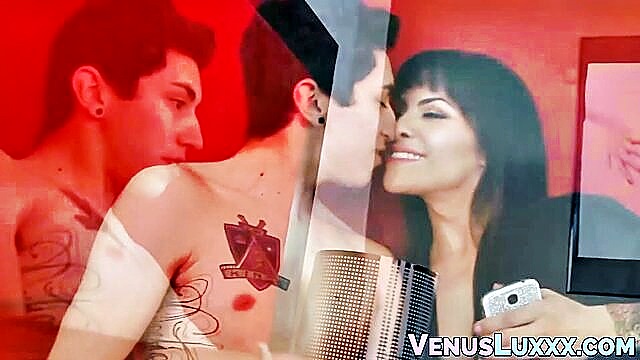 Foxxy, Venus Lux - foxxy venux homo threeway Venus Lux