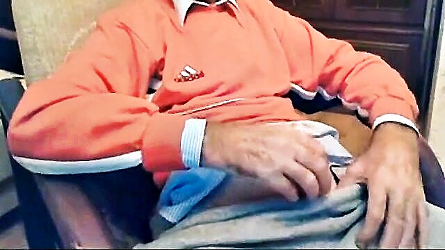 handjob, amateur, daddy - homme polonais masturbating