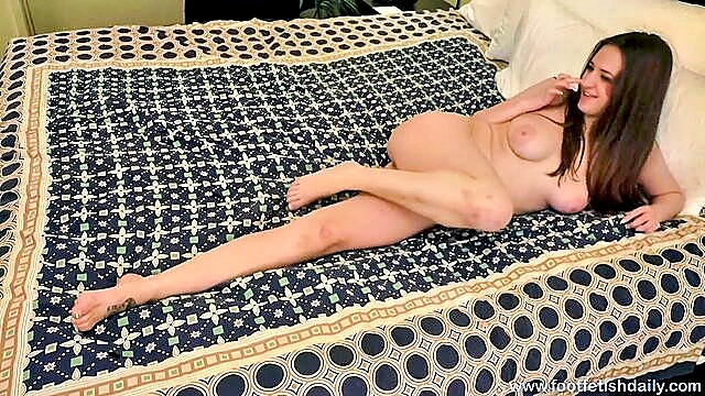 Elektra Rose, Evan Stone - sweet brunette with semen on feet elektra rose