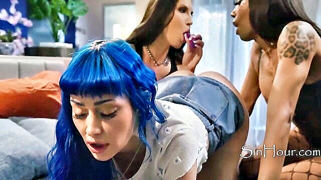 bareback, transsexuals, threesome - freeuse ally open door bang