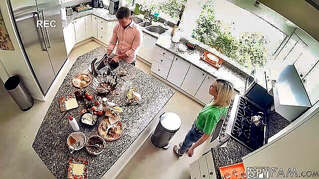 stepsis thanksgiving kitchen fuck : Spy Fam