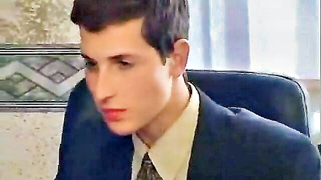 matures, office, kissing - mature pussy good for job