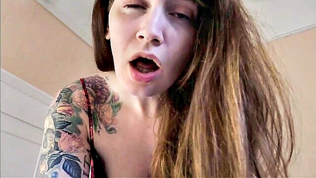 big ass, big tits, brunette - facesitting cousin porn