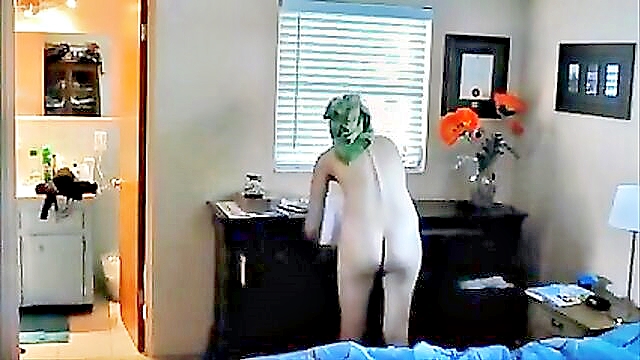 hidden camera captures a naked milf stepping out of the bathroom : walker_destiny