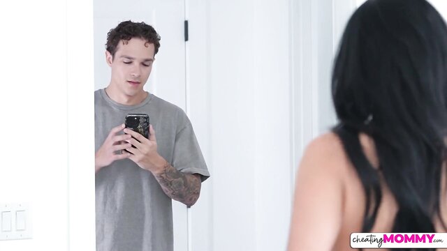 housewife, wife, milf - stepmom allie rae cam show