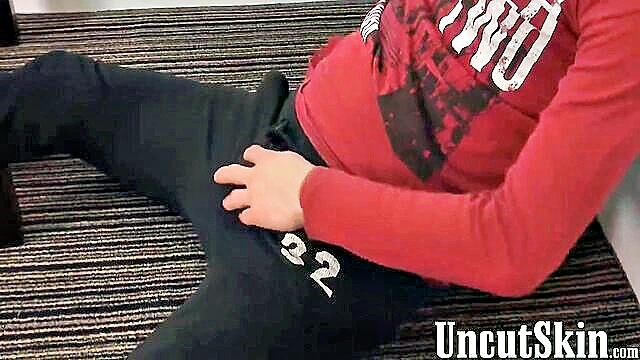 solo, masturbation, big dick - trim job chav masturbation