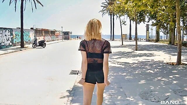 outdoor, blowjob, milf - beach sex perla rubia