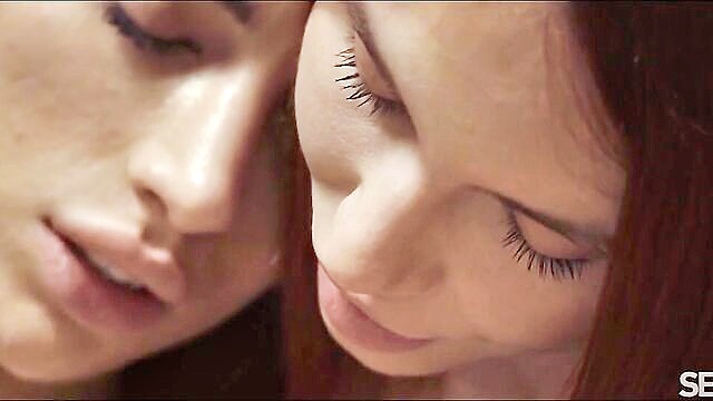 Leya Desantis, Kama Oxi - lesbian pussy licking sexart