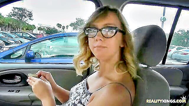 blow job with glasses teen : Street Blow Jobs