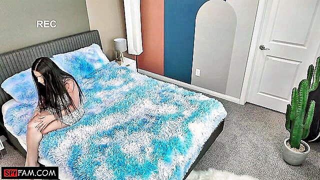 spying stepdaughter masturbation : Spy Fam