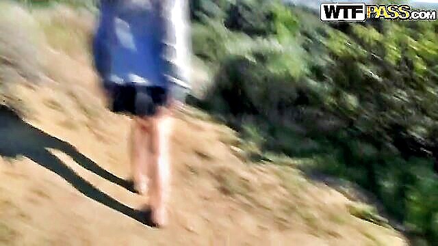 couple sex in the park : WTF Pass