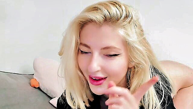 Yournaughtymiss - beauty with big lips gets fucked