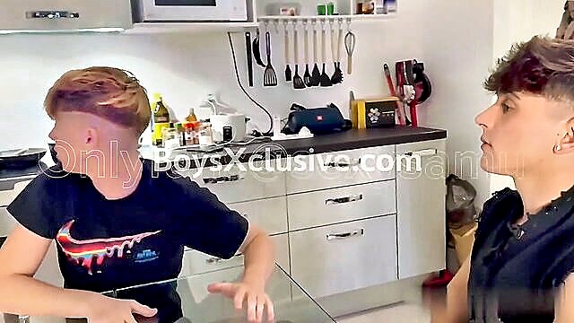 samuele, gay, video gay - samuele cunto gay alert