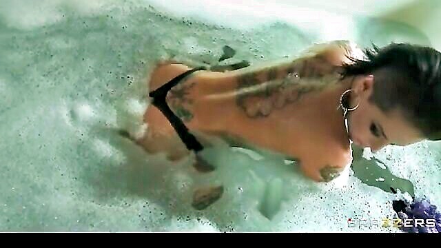 Johnny Sins, Christy Mack - big ass christy mack Brazzers