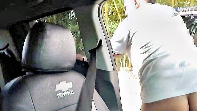 amateur, blowjob, colombia - pregnant cougar outdoor sex