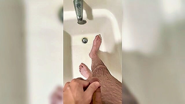 HairyAllOver1111 - foot fetish slave piss