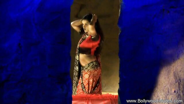 indian milfs sensuality and movement to music in bollywood style : Porn Nerd Network
