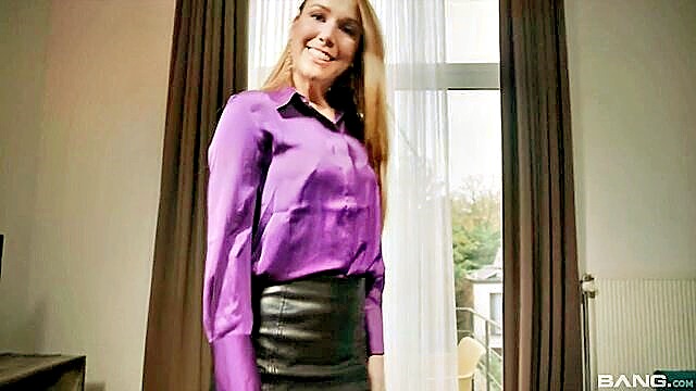 Alexis Crystal - black cock amateur in stockings