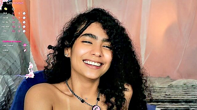 vicky_curly - vickycurly chaturbate anal sexy