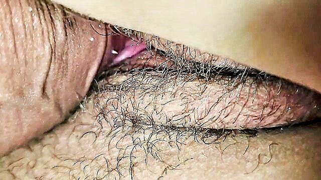 amateur porn, hairy pussy, home sex - lähikuva vaimoni karvaisessa pillussa