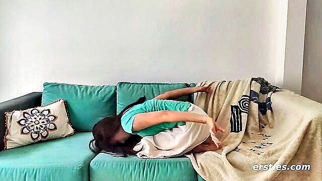 Carol - brunette carol o plays with her pussy
