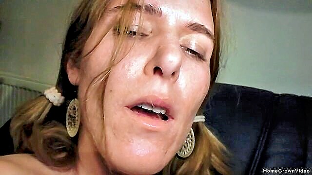 milf blonde makes lesbian love : Homegrown Video