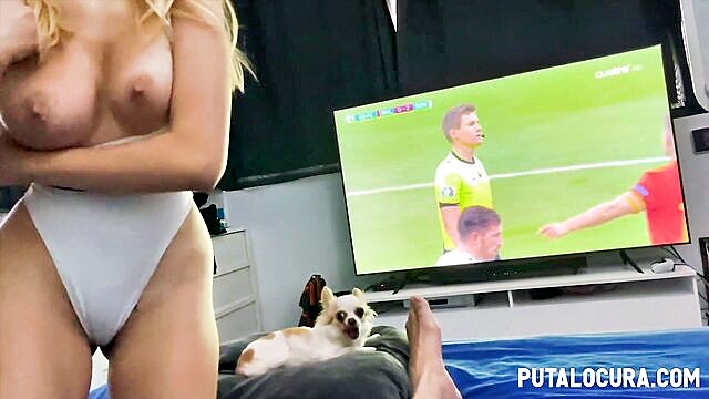 Paola Hard - paola hard gives a blowjob to torbe during a soccer match PutaLocura