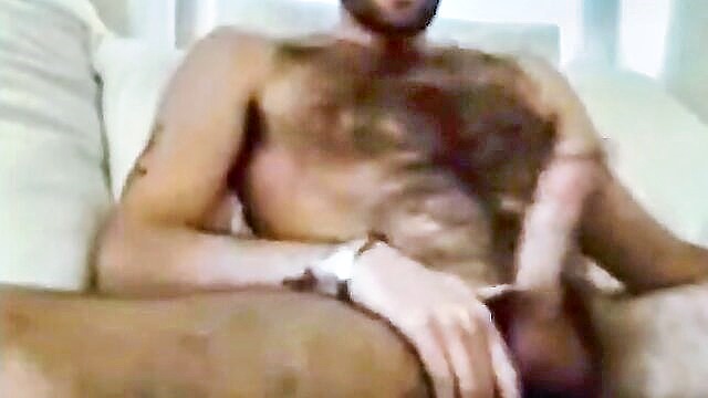 amateur, big cock, handjob - wooly bear webcammilking