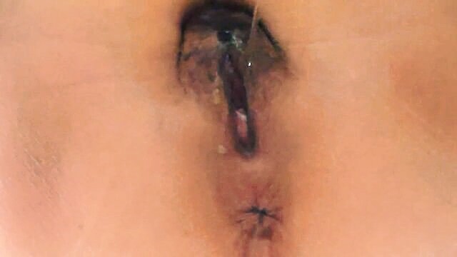 girl piss, close up, girl pissing - chinese girl pissing closeup
