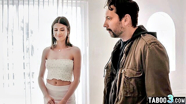 Kylie Rocket, Dana Vespoli, Tommy Pistol - teen fucks in front of stepmom