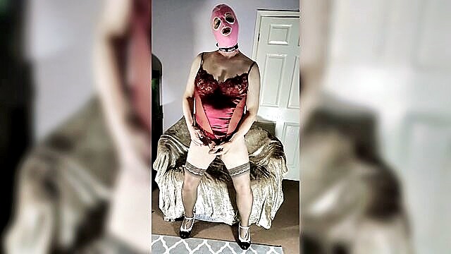 amateur tranny, amateur crossdresser, crossdresser - mask lady crossdresser toying