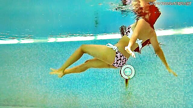 Andreina De Luxe - andreina de luxe bikini video Underwater Show