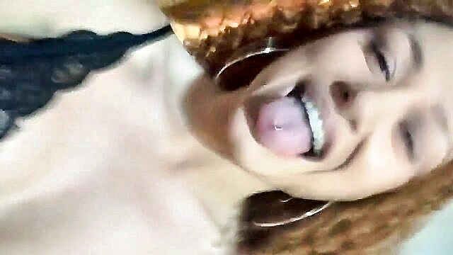 veveritza25 flashing boobs twitch stream : ebert_marisol