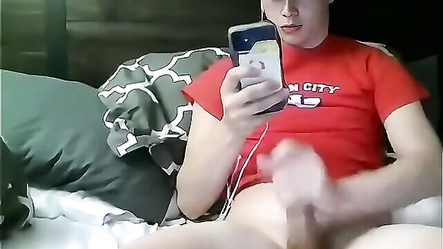 amature, frat guys, cum shots - black hair guy watches porn
