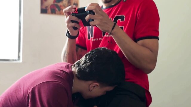 Damonrexx, andcristian - juego de amapoleo a un boxeador