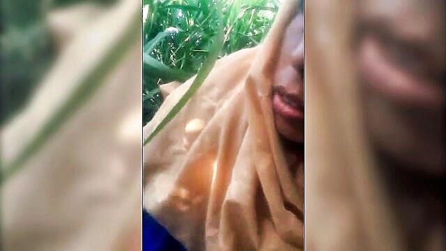 village aunty outdoor sex with stranger part 2 : huel_eunice