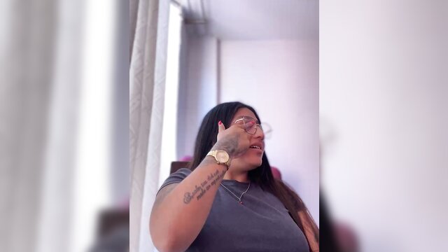 croftsmila - hairy pussy stripping show