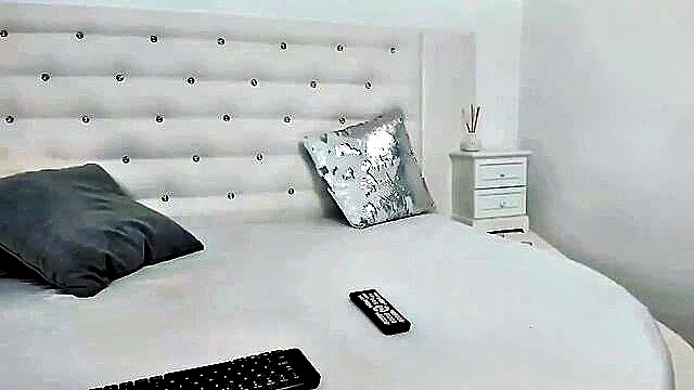 solo, busty, masturbate - iamjoyxs webcam show