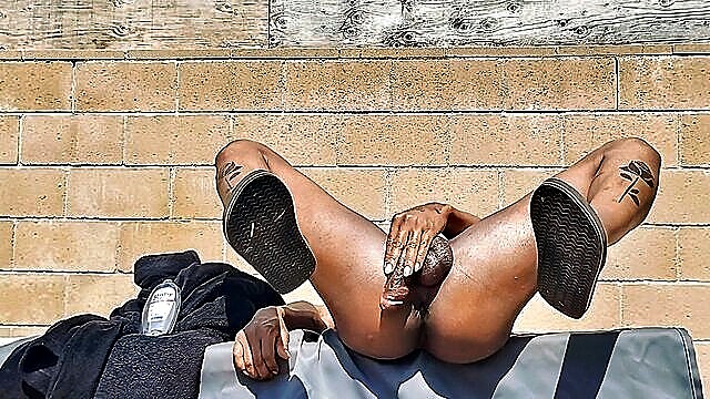 Batbunz - backyard anal jizz