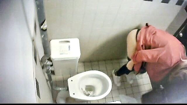 blonde, lady, pee - erotic pee cam show