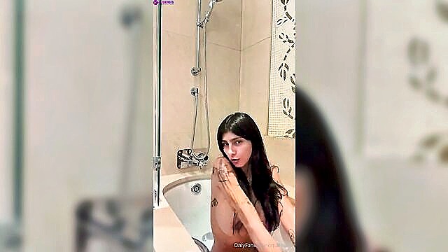 Mia Khalifa - mia khalifa onlyfans stream