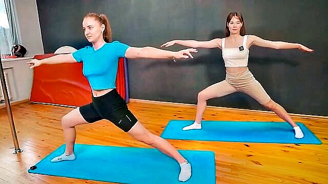alina yoga warm up : YOGA QUEENS