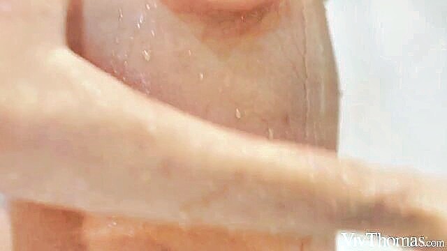 Zazie Skymm, Mini MitziX - eliza cumming pussy licking