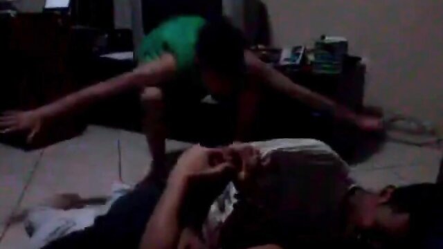 it hurts, ballbusting, amateur - gf hits bf where it hurts